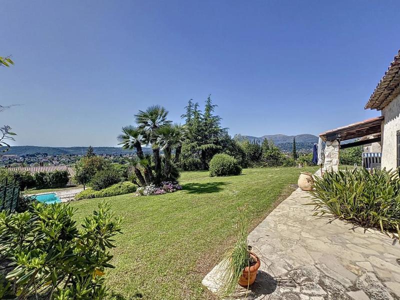 Villa - 180 m² - 5 pièces