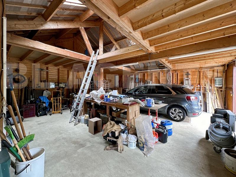 Propriété - 167 m² - 6 pièces