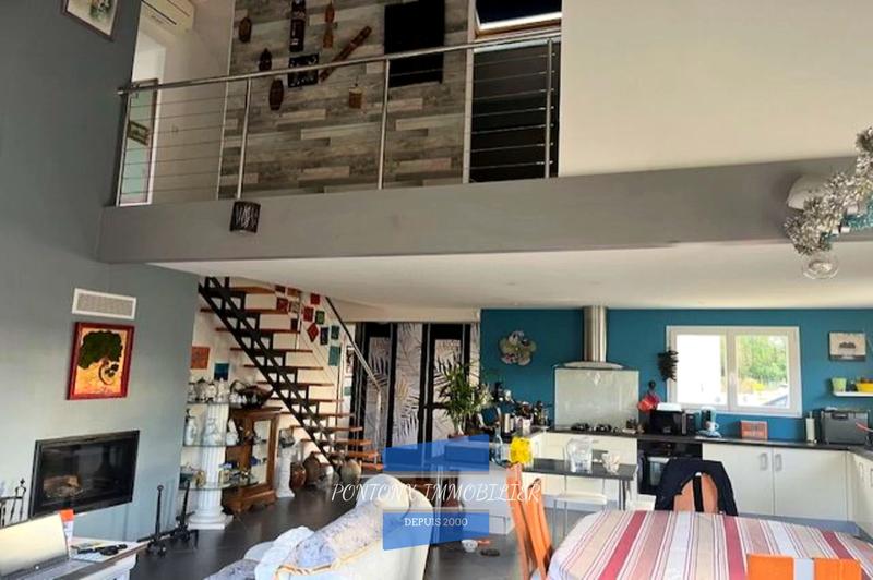 Maison - 135 m² - 6 pièces