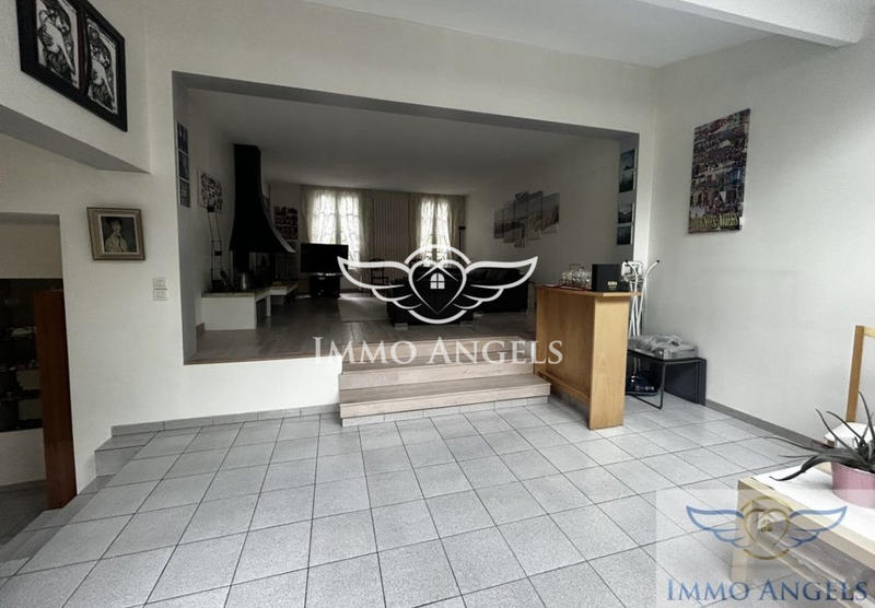 Maison traditionnelle - 175 m² - 6 pièces