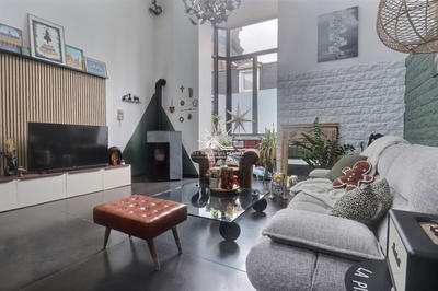 Loft - 145 m² - 6 pièces
