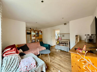 Maison - 96 m² - 4 pièces