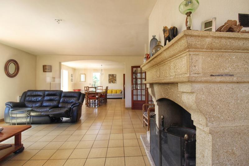 Maison - 217 m² - 6 pièces