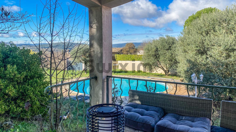 Villa - 228 m² - 9 pièces