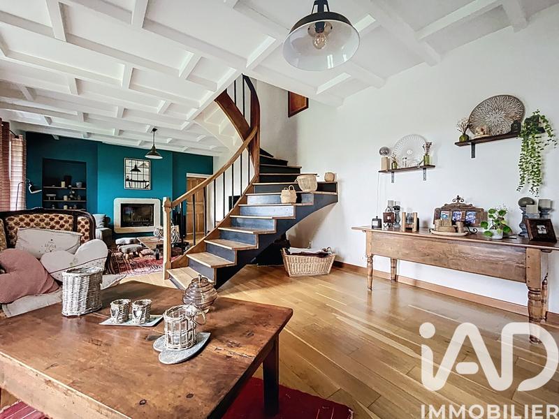 Maison - 220 m² - 10 pièces