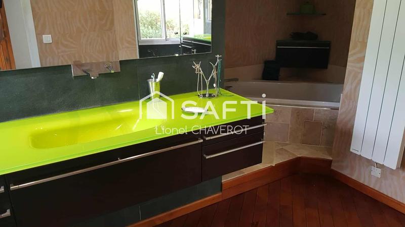 Maison - 200 m² - 7 pièces