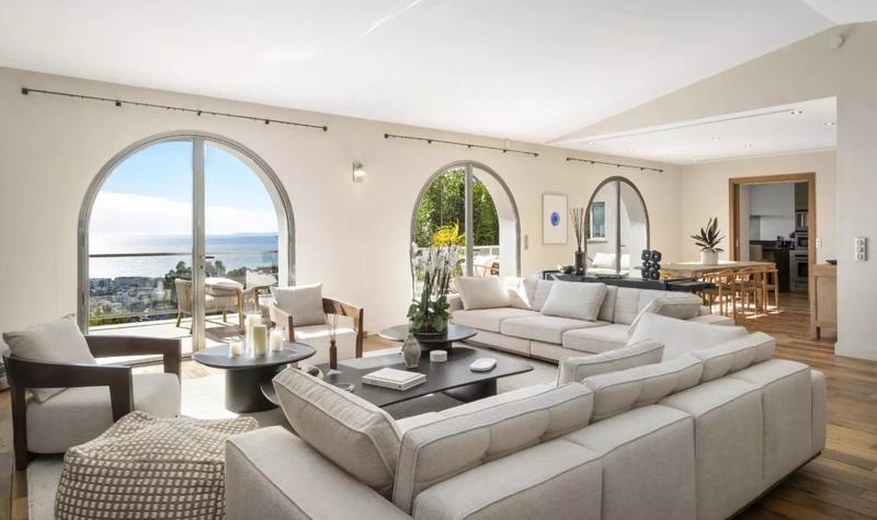 Villa - 300 m² - 10 pièces