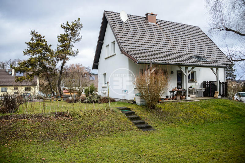 Maison - 101 m² - 5 pièces