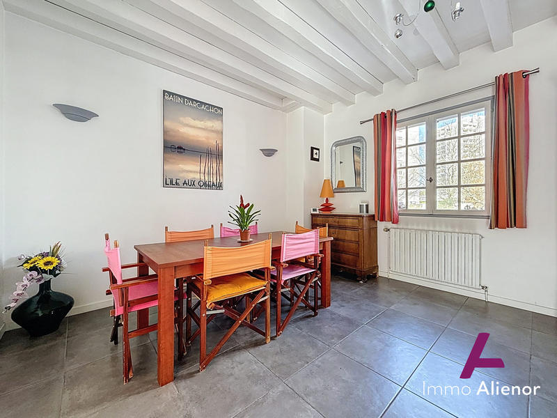 Maison - 188 m² - 9 pièces