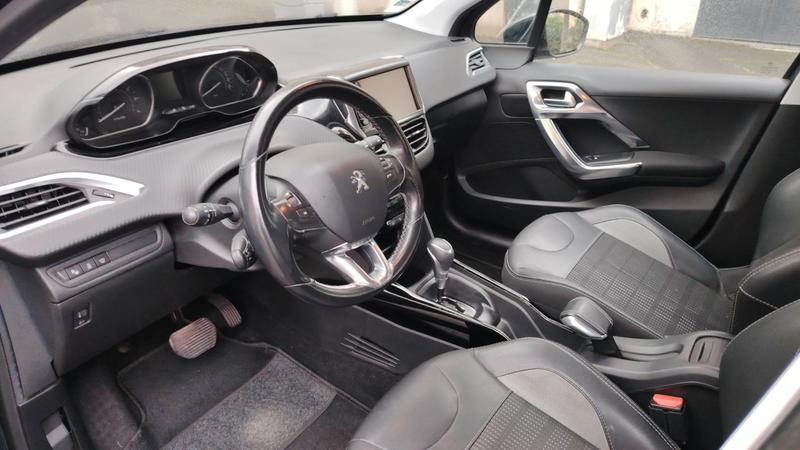 Peugeot 2008 1.2 PureTech 110 Eat6 Allure