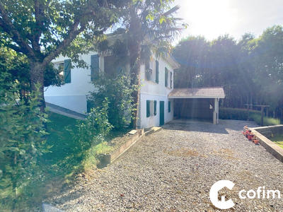 Maison traditionnelle - 114 m² - 6 pièces