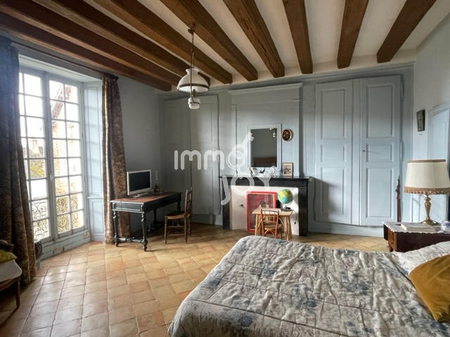 Propriété - 280 m² - 9 pièces