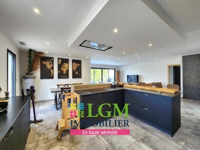 Maison - 137 m² - 4 pièces