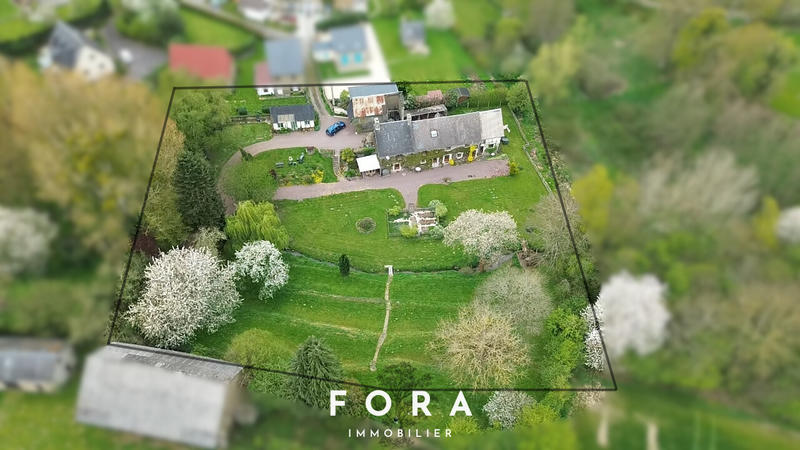 Maison - 240 m² - 8 pièces