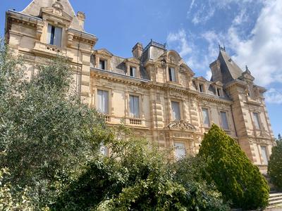 Château - 5 000 m² - 58 pièces