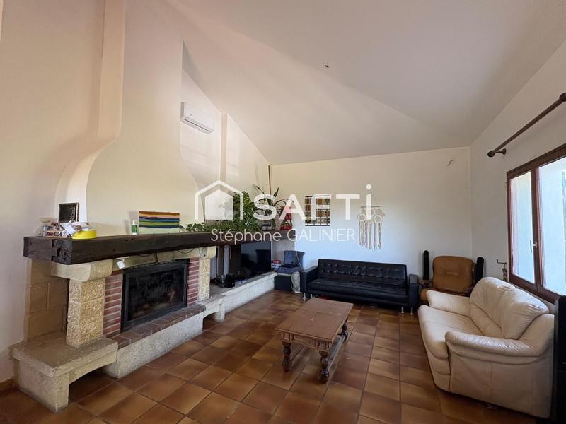 Maison - 238 m² - 8 pièces