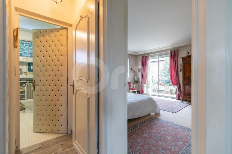 Propriété - 212 m² - 7 pièces