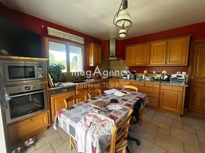 Maison - 228 m² - 7 pièces