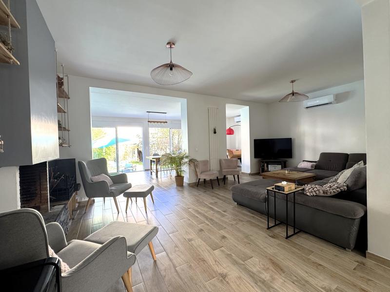 Maison - 204 m² - 6 pièces