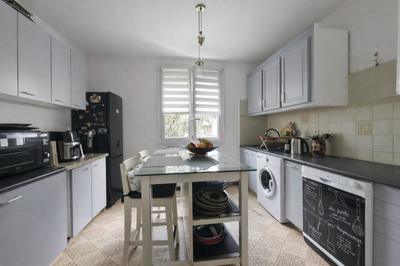 Appartement ancien - 71 m² - 3 pièces