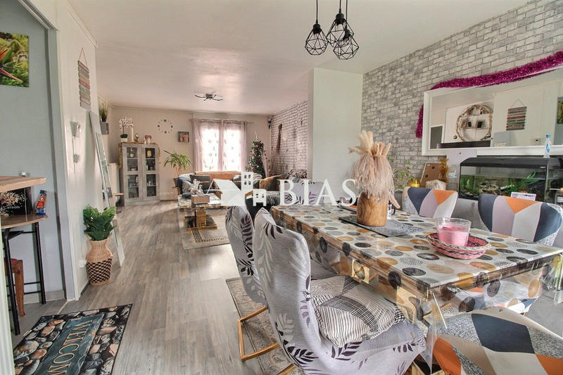 Maison - 96 m² - 4 pièces