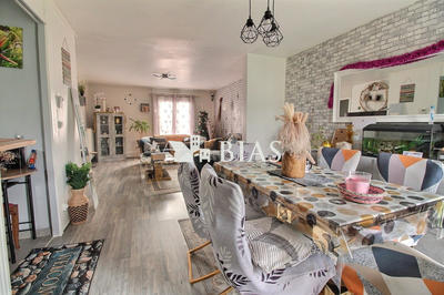 Maison - 96 m² - 4 pièces