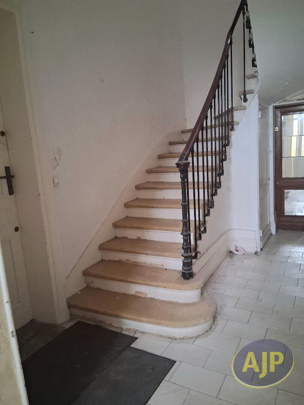 Immeuble - 7 pièces