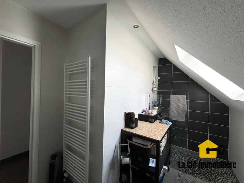 Maison - 92 m² - 5 pièces