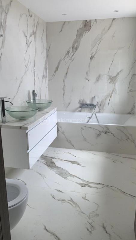 Maison - 370 m² - 7 pièces