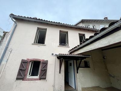 Demeure - 163 m² - 6 pièces