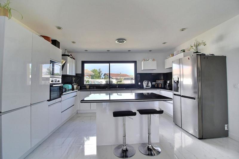 Maison - 288 m² - 7 pièces