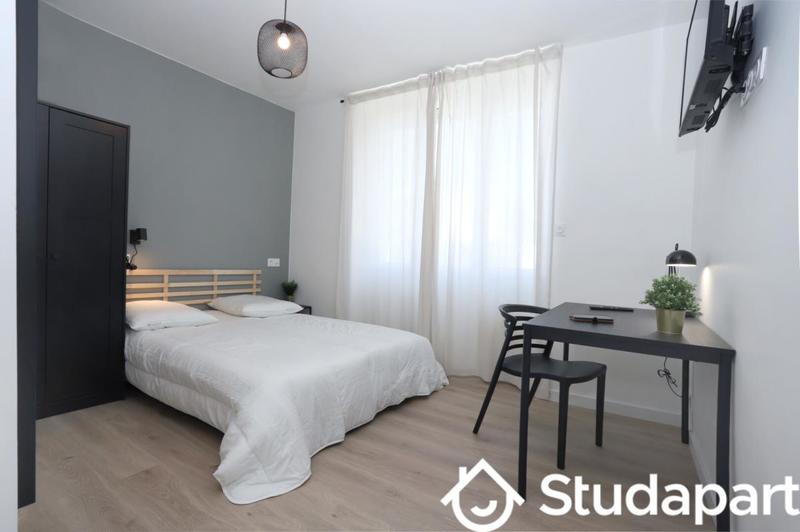 Chambre - 13 m² - 1 pièce