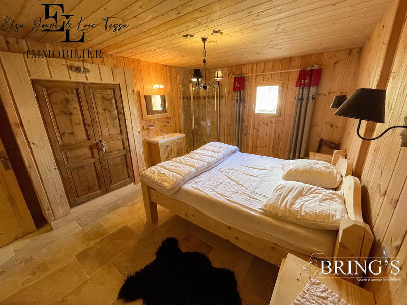 Châlet - 330 m² - 11 pièces