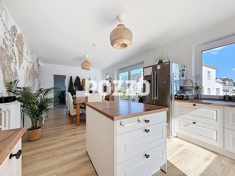 Maison - 179 m² - 8 pièces