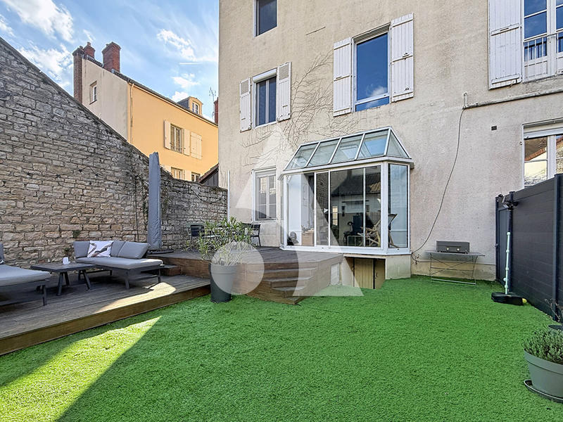 Appartement - 250 m² - 10 pièces