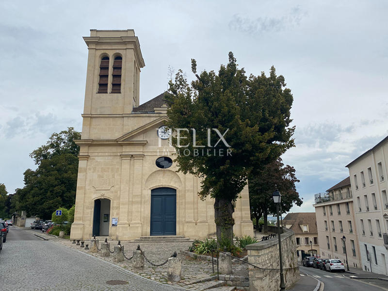 Maison - 242 m² - 9 pièces