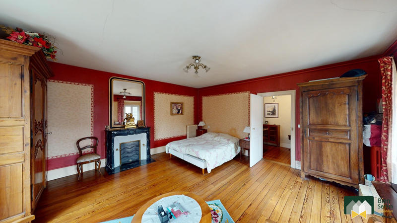 Maison - 247 m² - 8 pièces