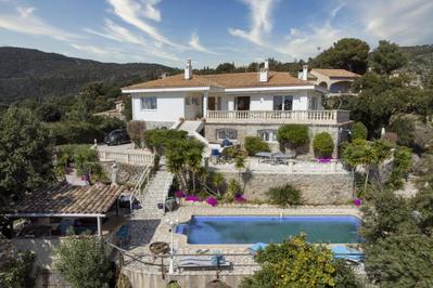 Maison - 255 m² - 8 pièces