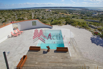 Villa - 212 m² - 6 pièces