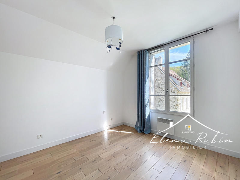 Propriété - 251 m² - 10 pièces