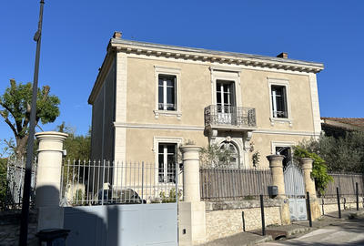 Maison - 214 m² - 7 pièces