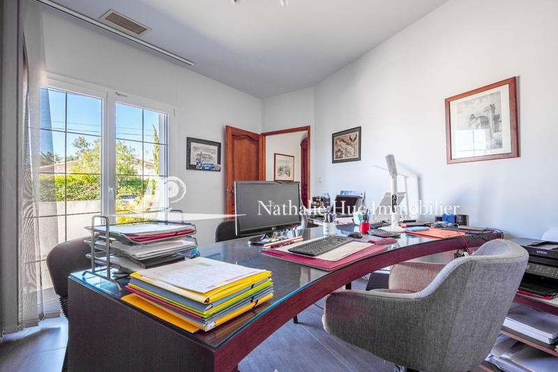 Maison - 204 m² - 7 pièces