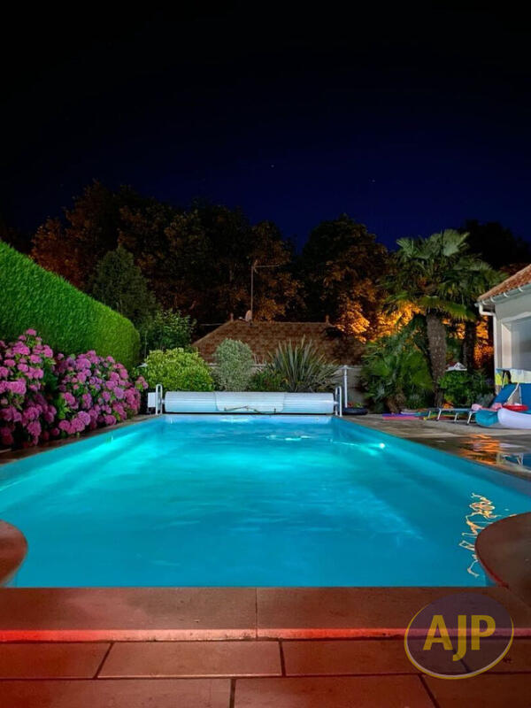 Villa - 170 m² - 6 pièces