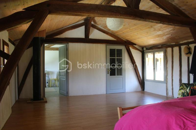 Demeure - 335 m² - 12 pièces