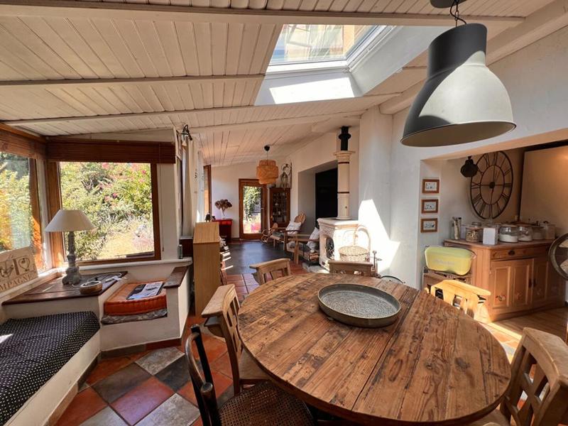 Maison - 280 m² - 8 pièces