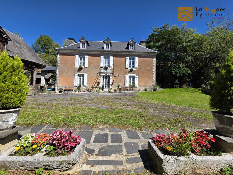 Maison ancienne - 152 m² - 6 pièces