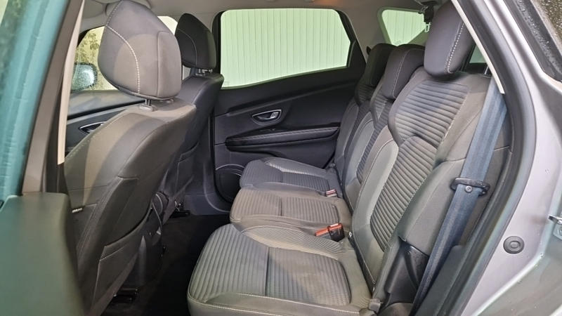 Renault Scénic IV blue dci 120 edc