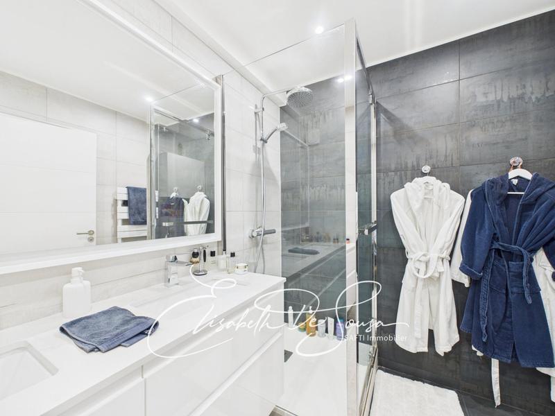 Appartement - 93 m² - 4 pièces