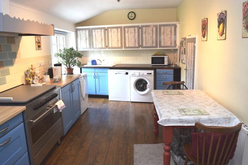 Maison - 168 m² - 8 pièces