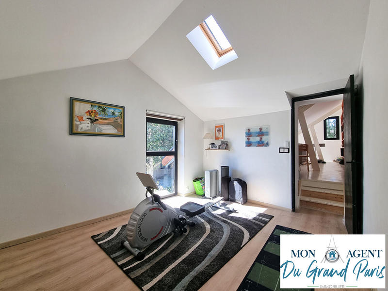 Maison - 273 m² - 8 pièces